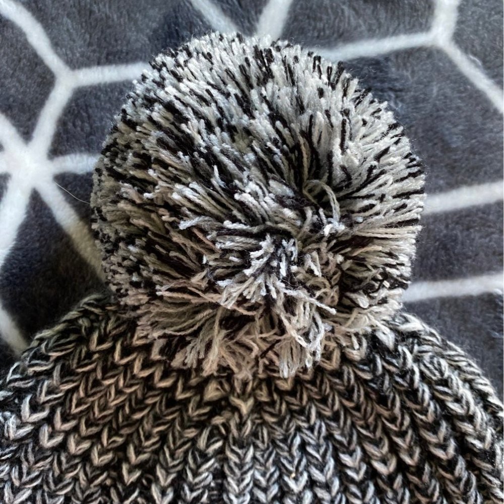 Rebecca Minkoff Marled Beanie black white pom pom - Picture 5 of 6